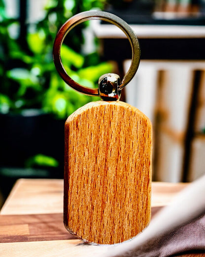 Elegante Houten Sleutelhanger met Mogelijkheid tot Personalisatie met Gravure – Perfect als Cadeau