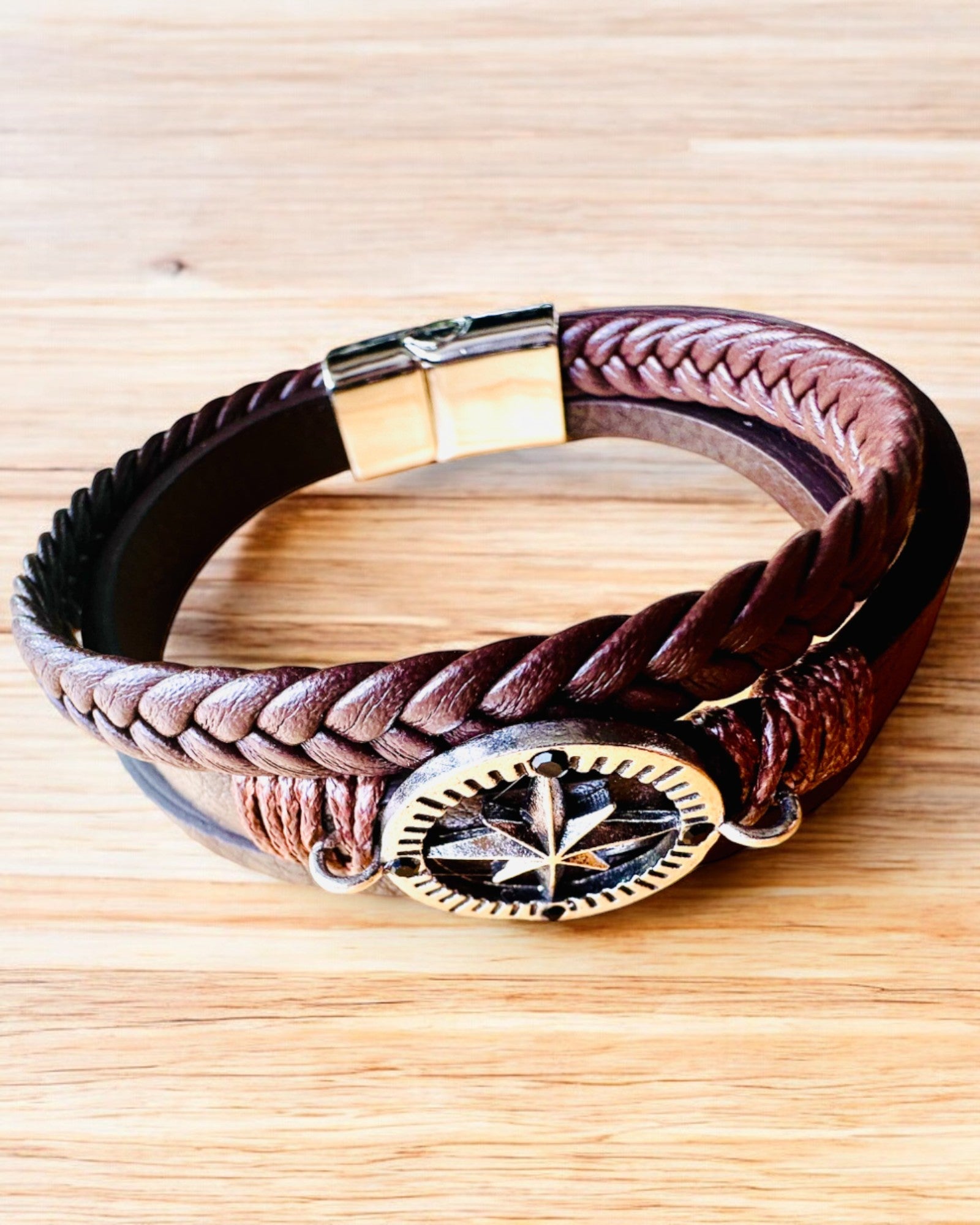 Armband "Compass Adventure" - mogelijkheid tot personalisatie met gravure als cadeau, 2 kleurvarianten om uit te kiezen