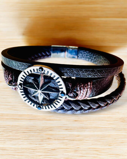 Armband "Compass Adventure" - mogelijkheid tot personalisatie met gravure als cadeau, 2 kleurvarianten om uit te kiezen