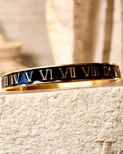 Armband "Tijd van Elegantie" - kleur goud RVS met Romeinse cijfers, mogelijkheid tot personalisatie met gravure