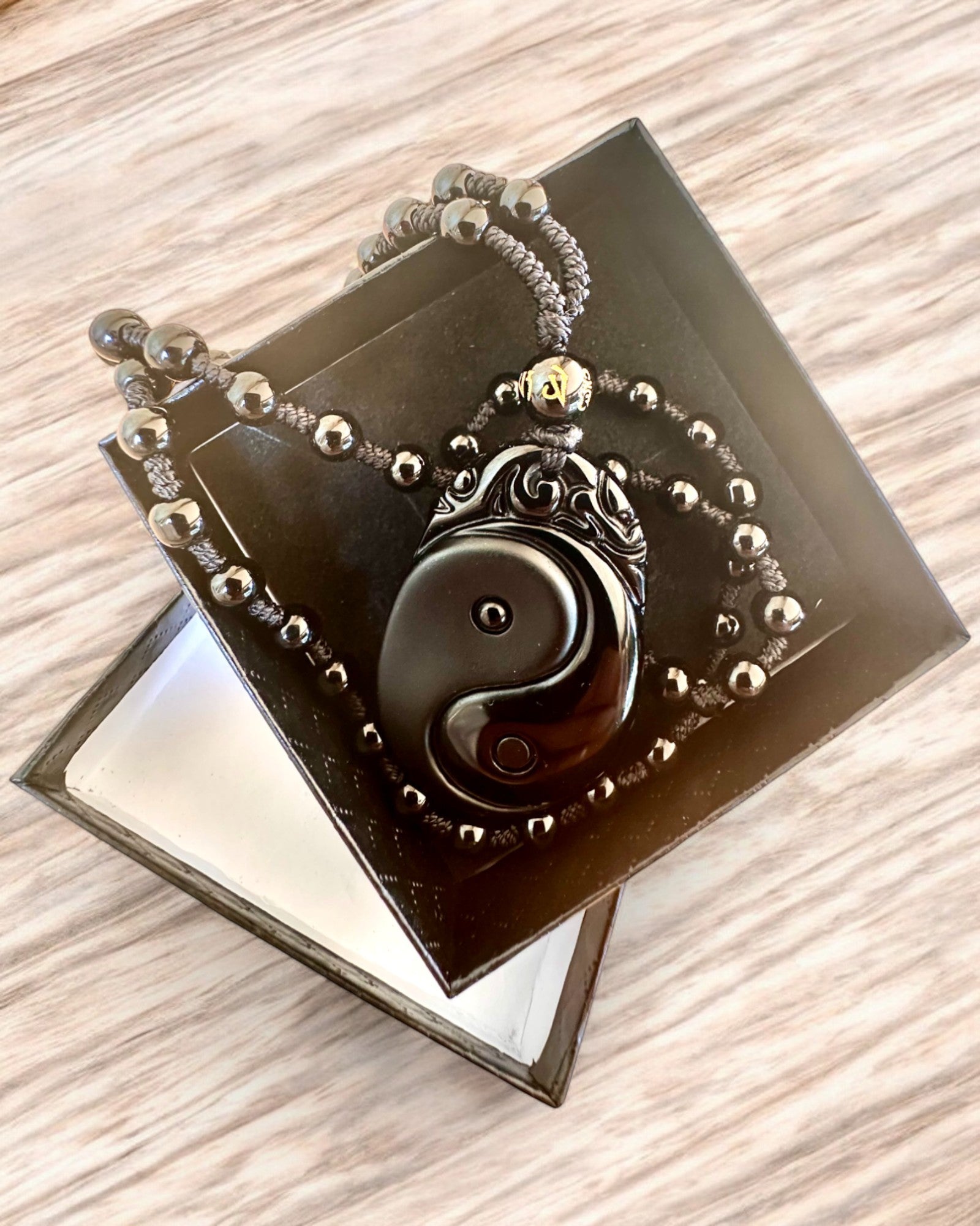 Obsidiaanse Yin Yang Amulet met Gravure - Harmonie en Bescherming, personalisatie met gravure als cadeau