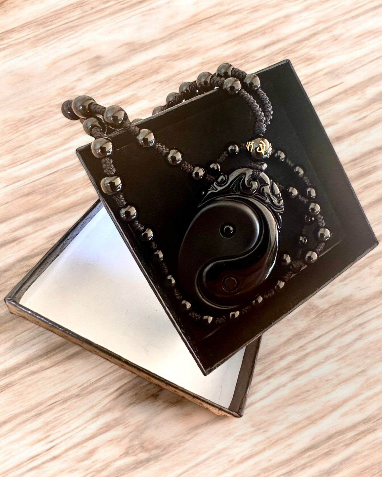 Obsidiaanse Yin Yang Amulet met Gravure - Harmonie en Bescherming, personalisatie met gravure als cadeau