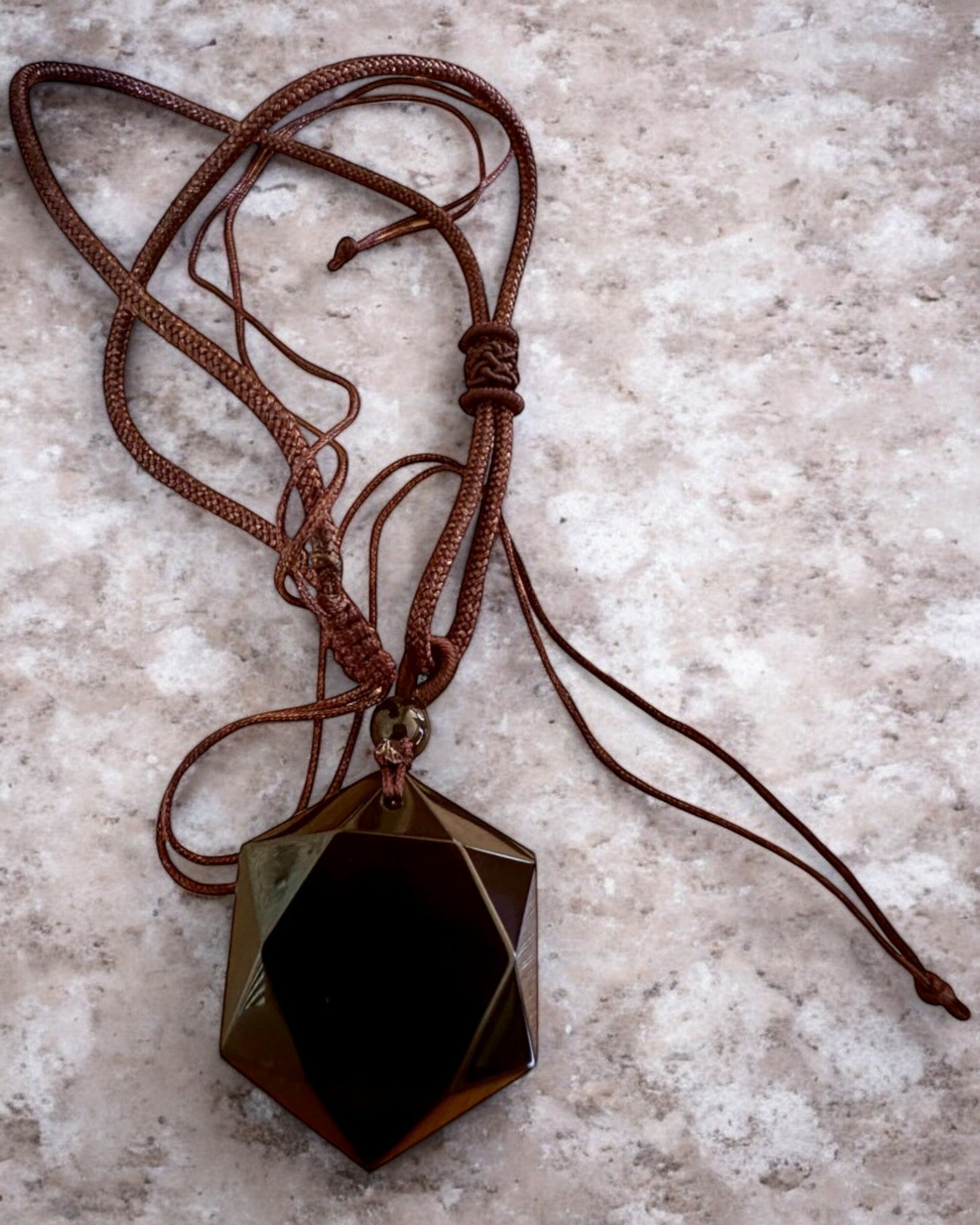 Amulet van zwarte obsidiaan "Davidster", mogelijkheid tot personalisatie met gravure als cadeau