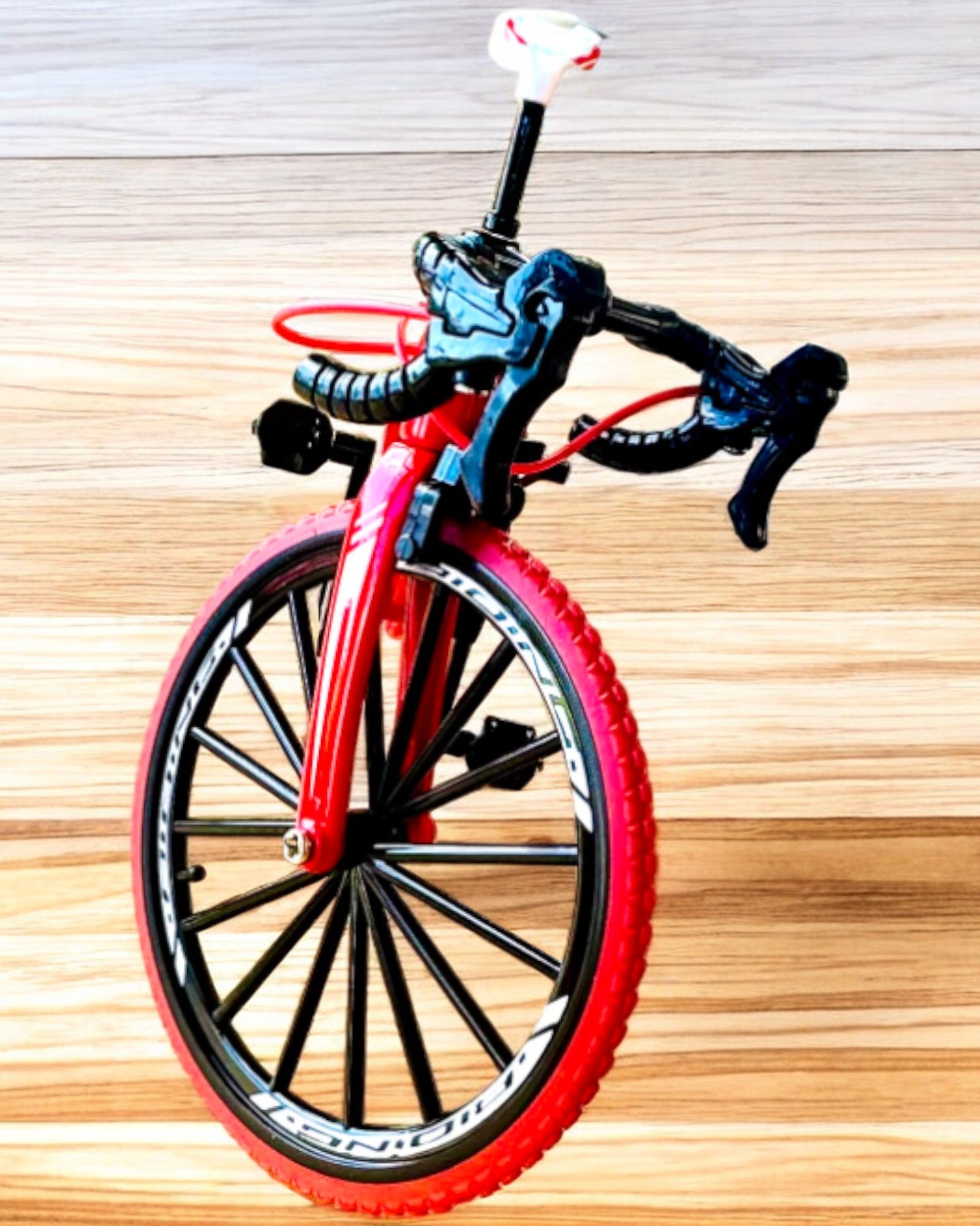 Miniatuur Model Metaal Rode Fiets "SpeedMaster" personalisatie met gravure als cadeau, 2 kleurvarianten