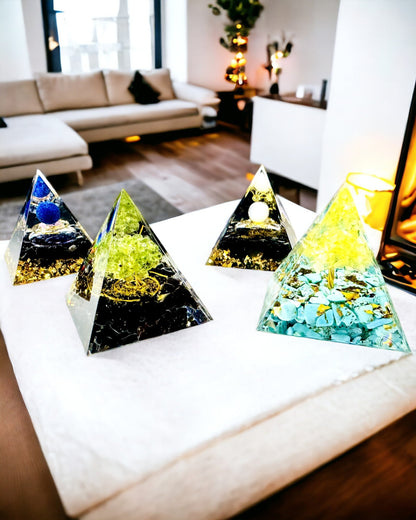 Orgoniet Piramide met Citrien en Turkoois – Chakra Energie Generator, Reiki Tool, Meditatie Decoratie