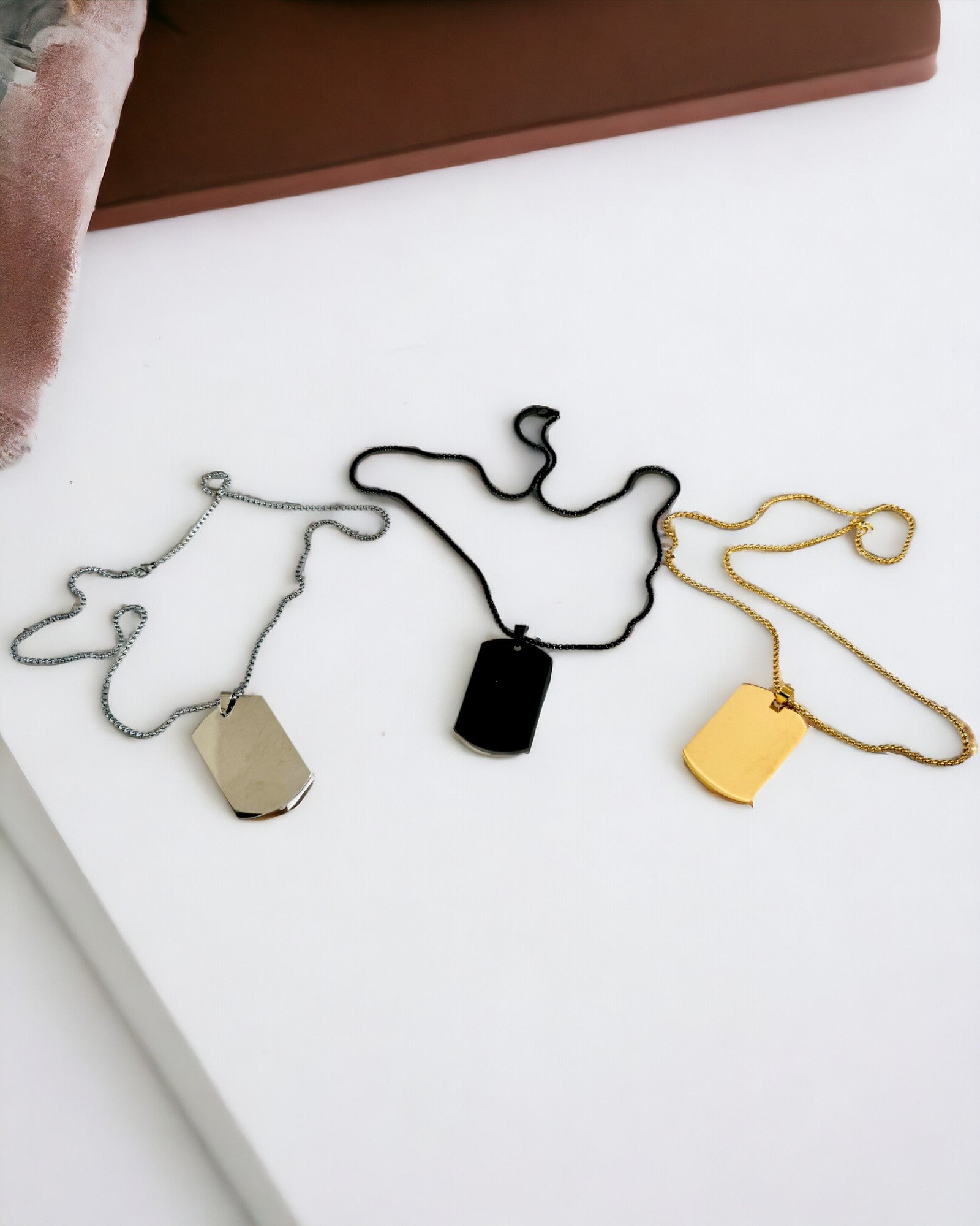 Dog Tag Ketting "Drie Tinten Stijl" - Identiteitsplaat - Elegante Hanger van RVS met Gravure Optie