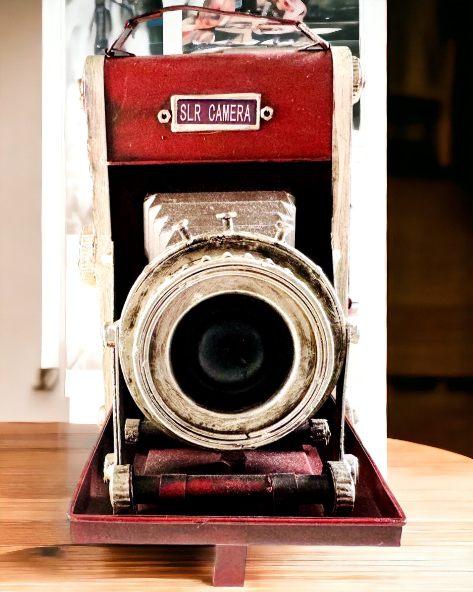 Vintage Vision: Decoratieve Retro Camera met Graveermogelijkheid