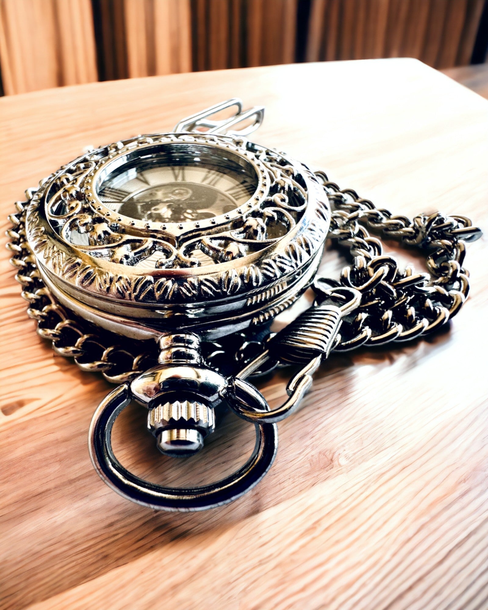 Zilveren pocketwatch "Vintage Elegance" met de mogelijkheid voor personalisatie door middel van gravure.