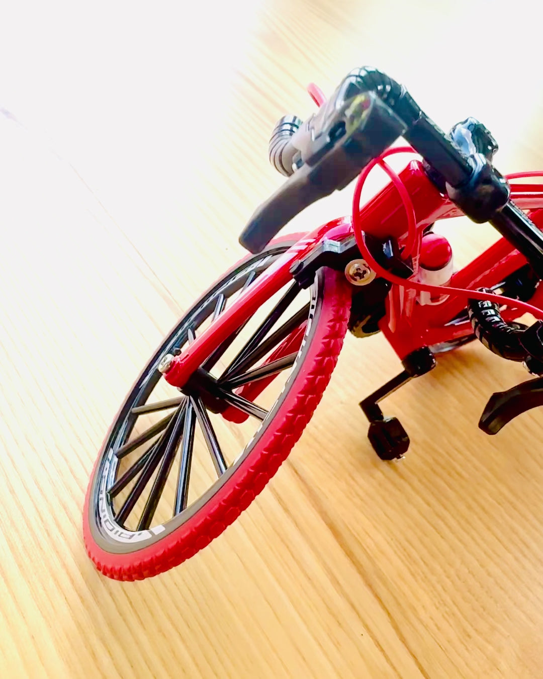 Miniatuur Model Metaal Rode Fiets "SpeedMaster" personalisatie met gravure als cadeau, 2 kleurvarianten